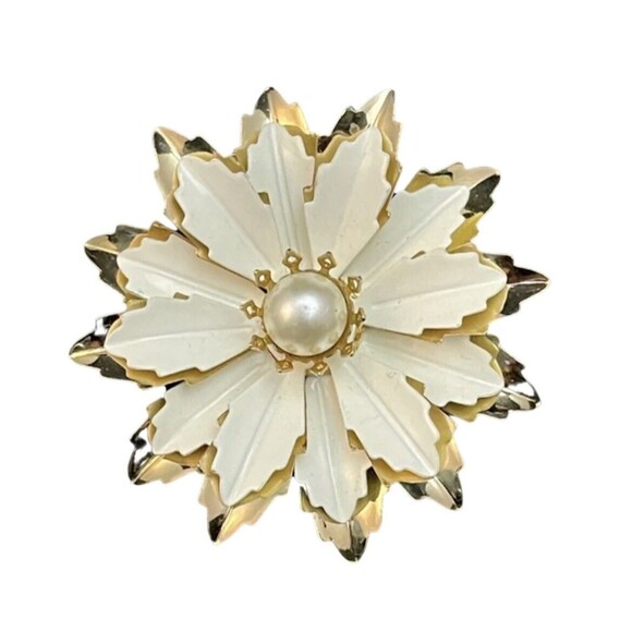 Vintage Gold & White Enamel Floral Brooch Pearl Center Glamoratti Statement Pin - Picture 2 of 10